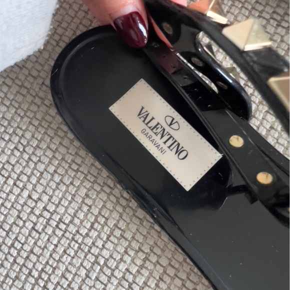 Damaged Valentino Garavani Rockstud Jelly Flat Gladiator Sandals in Black main image 9